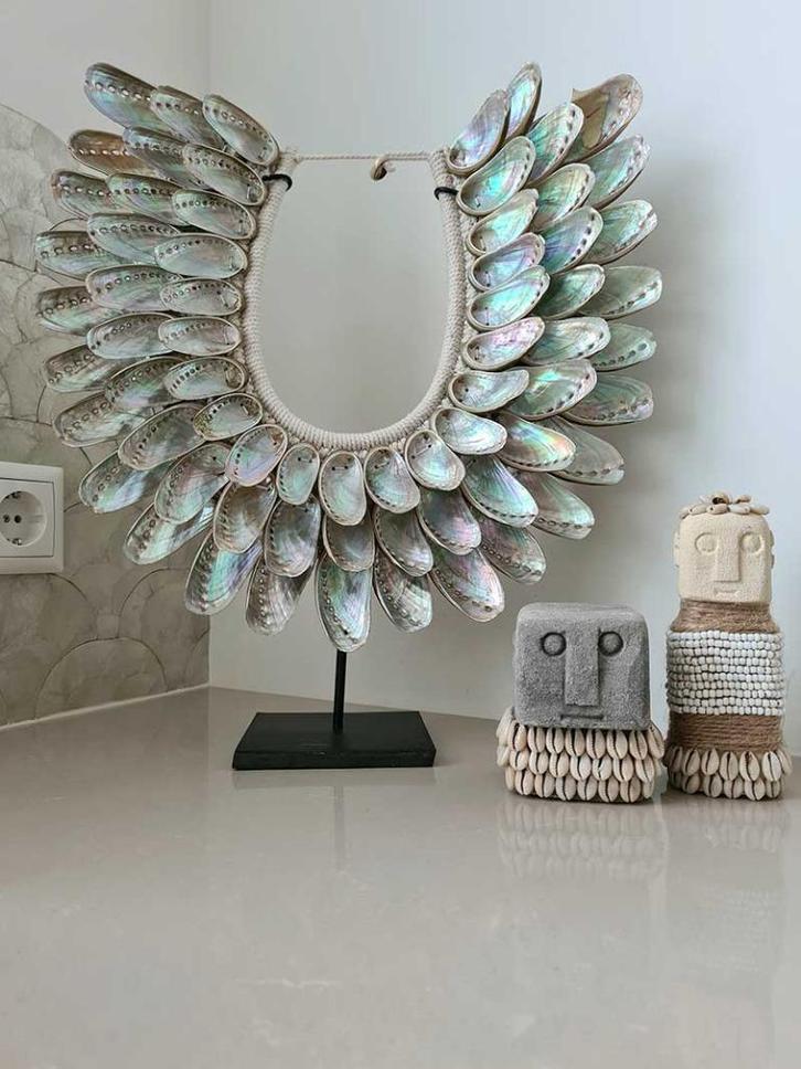 Abalone schelpenketting op standaard 1 uit Bali, Huis en Inrichting, Woonaccessoires | Kransen, Nieuw, Ophalen of Verzenden