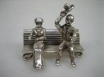 Zilveren bankje met vrouw en man zeldzaam miniatuurtje en ma, Antiek en Kunst, Verzenden, Zilver