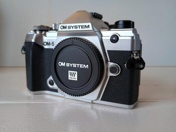 Olympus / OM System OM-5 Body (+grip, 2e batterij en lader) beschikbaar voor biedingen