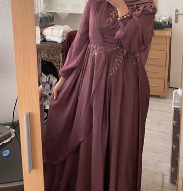 Mooie Lange Jurk beschikbaar voor biedingen