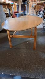 Ovale houten salontafel met glazen onderblad, Huis en Inrichting, Ophalen, Gebruikt, Glas, Modern