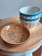 2 mooie gespikkelde schaaltjes en 3 kleine vingerkommetjes, Huis en Inrichting, Keuken | Servies, Ophalen of Verzenden, Overige stijlen