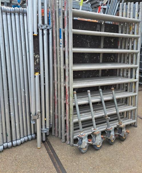 Te koop aluminium rolsteiger Werkhoogte 7.20 mtr, Doe-het-zelf en Verbouw, Steigers, Gebruikt, Rolsteiger of Kamersteiger, 5 meter of hoger