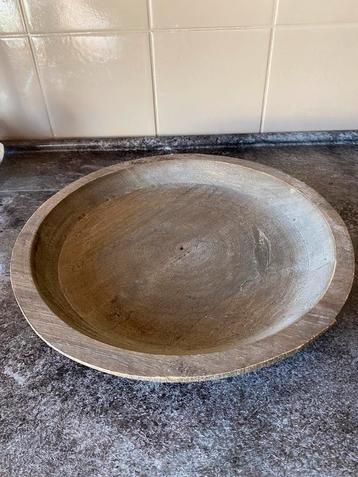 Houten schaal beschikbaar voor biedingen
