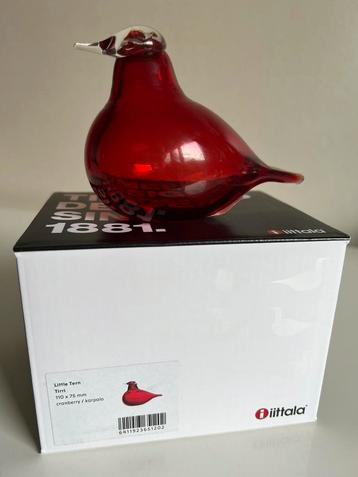 Iittala Bird by Toikka~Kleine Stern Cranberry Oiva Toikka beschikbaar voor biedingen