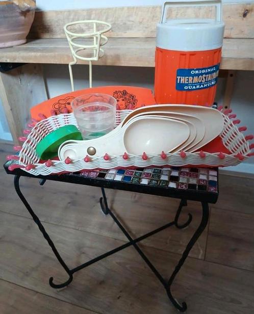 Vintage keuken gerei kammenbakje en tafeltje, Verzamelen, Retro, Huis en Inrichting, Ophalen of Verzenden