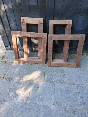 4 hardhouten kozijnen beschikbaar voor biedingen