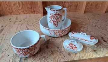 Compleet Antiek Lampetstel met Bloemmotief beschikbaar voor biedingen