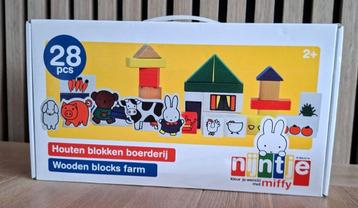 Nijntje Houten blokken boerderij beschikbaar voor biedingen