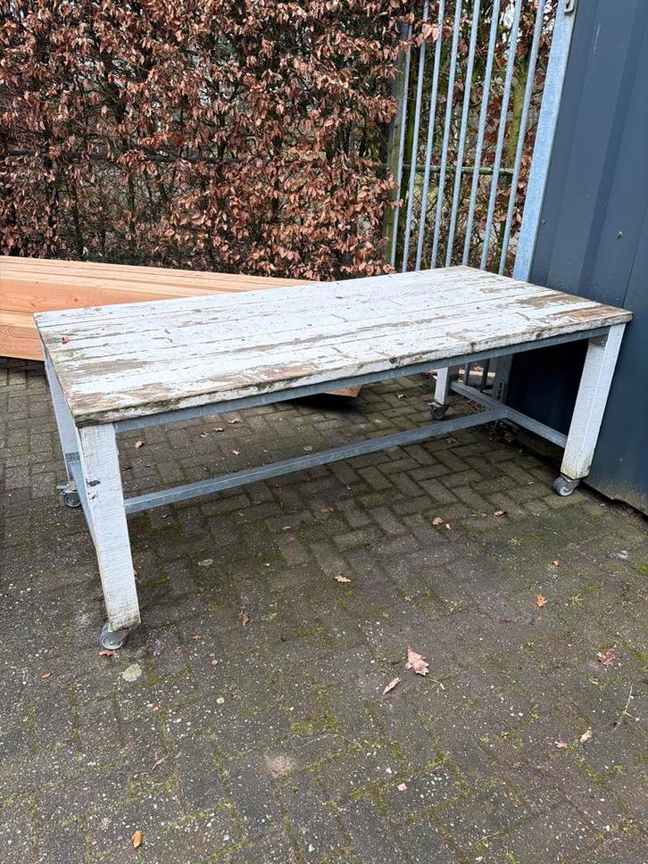 Gebruikte tafel op wieltjes, Huis en Inrichting, Tafels | Eettafels, Gebruikt, 50 tot 100 cm, 100 tot 150 cm, tot twee personen