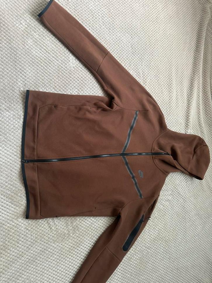 Nike tech fleece pak, Kleding | Heren, Sportkleding, Zo goed als nieuw, Algemeen, Maat 52/54 (L), Bruin, Ophalen of Verzenden