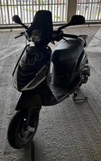 Piaggio Zip 4t 50cc (geel kenteken), Fietsen en Brommers, Scooters | Piaggio, Ophalen, Gebruikt, Maximaal 45 km/u, Zip