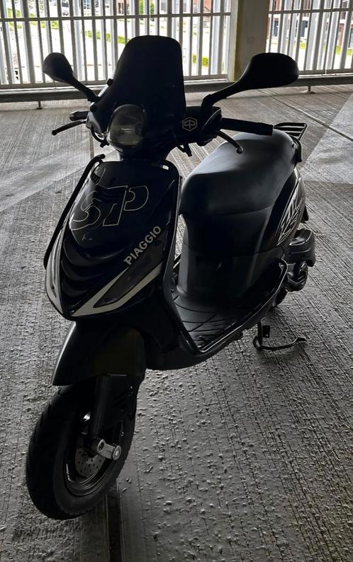 Piaggio Zip 4t 50cc (geel kenteken), Fietsen en Brommers, Scooters | Piaggio, Gebruikt, Zip, Maximaal 45 km/u, Benzine, Ophalen