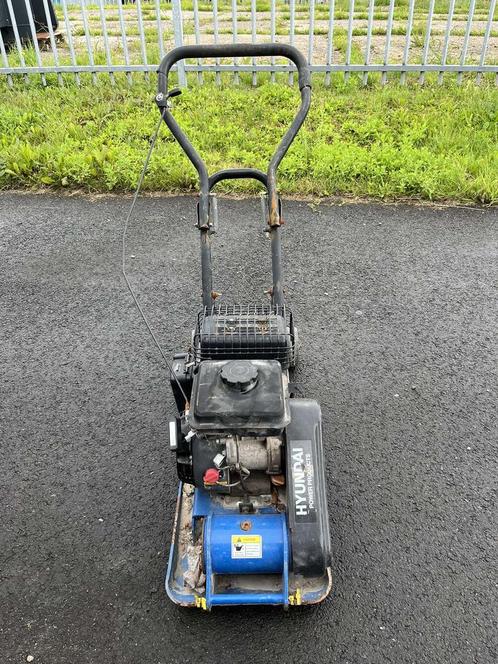 Hyundai trilplaat met beschermplaat, Tuin en Terras, Hand-tuingereedschap, Gebruikt, Overige soorten, Ophalen of Verzenden
