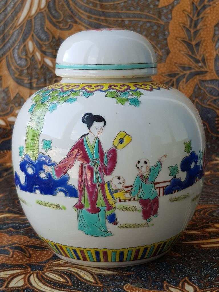 Mooie oude complete Chinese gemberpot van porselein 15,8 cm.