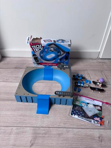 Top Deck Deawon mega bowl met extra skateboarden beschikbaar voor biedingen
