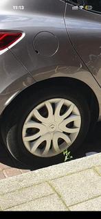 Renault clio IV banden en wieldoppen 15 inch, Auto-onderdelen, Ophalen, 15 inch, Band(en), 195 mm