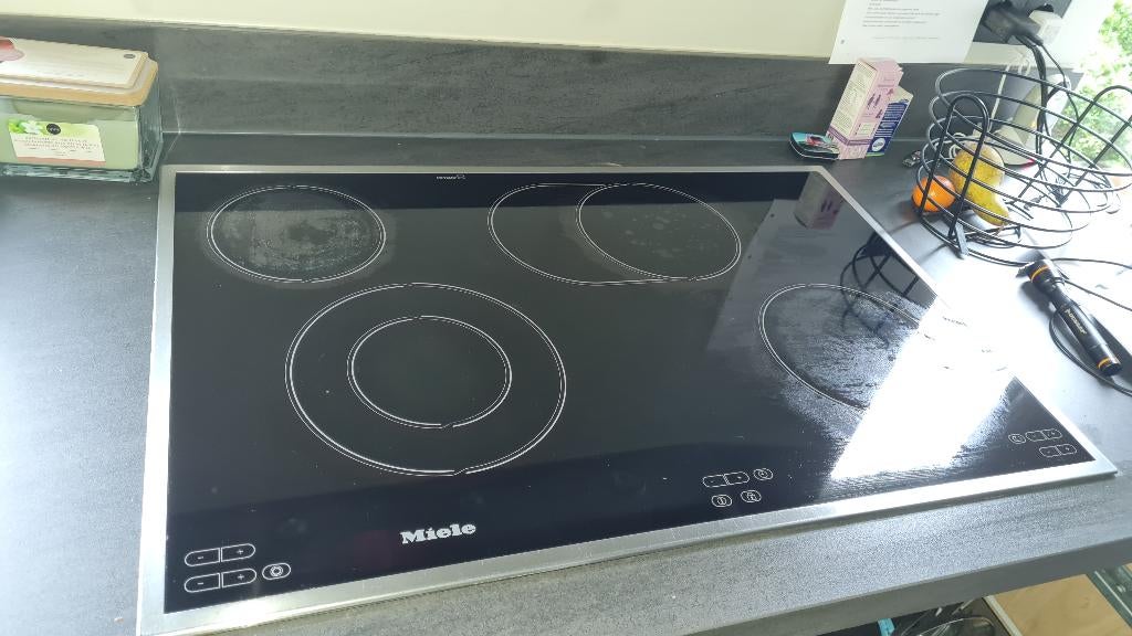 kookplaat Miele km551 (één sectie werkt niet meer), Ophalen, Gebruikt, Keramisch, 4 kookzones