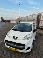 Peugeot 107 1.0 12V 5DR 2011 Wit *airco*, Auto's, Voorwielaandrijving, 4 stoelen, Origineel Nederlands, Handgeschakeld