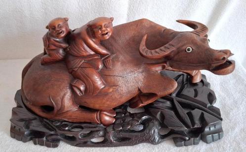 Antieke Waterbuffel met twee figuren, China, Antiek en Kunst, Kunst | Beelden en Houtsnijwerken, Ophalen of Verzenden