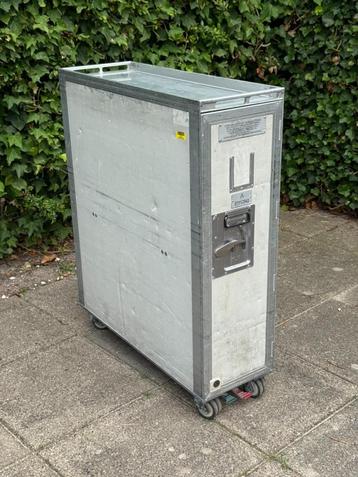 KLM vliegtuig trolley – compleet met 10 bakken (07/11/2943) beschikbaar voor biedingen