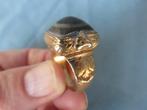 Vergulde ring, met archeologische steen, Sieraden, Tassen en Uiterlijk, Ringen, Gebruikt, 19 tot 20, Ophalen of Verzenden, Dame of Heer