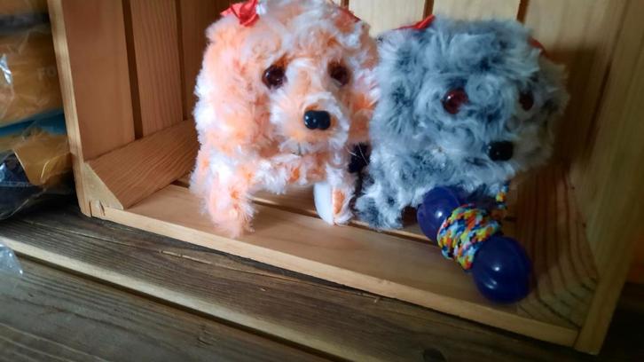 Speelgoed uitlaat Hondjes, Kinderen en Baby's, Speelgoed | Knuffels en Pluche, Zo goed als nieuw, Hond, Ophalen of Verzenden