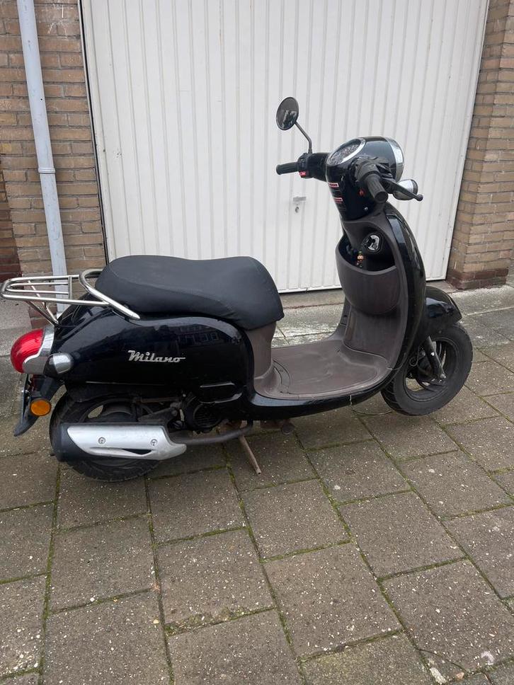btc milano klusscooter, Fietsen en Brommers, Snorfietsen en Snorscooters, Gebruikt, Overige merken, Benzine, Ophalen