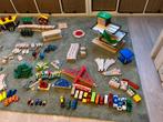 Houten treinbaanset (heel veel accessoires), Kinderen en Baby's, Speelgoed | Houten speelgoed, Gebruikt, Rij- of Hobbelspeelgoed