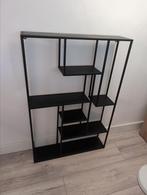 Metal Shelf, Ophalen