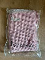 Koeka ledikantdeken (roze wafel), Kinderen en Baby's, Ophalen of Verzenden, Gebruikt, 100 cm of meer, Deken