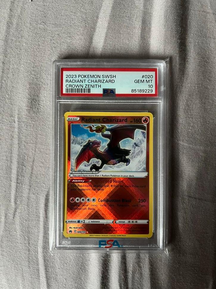 Radiant Charizard Crown Zenith #020 PSA 10, Hobby en Vrije tijd, Verzamelkaartspellen | Pokémon, Nieuw, Losse kaart, Foil, Ophalen of Verzenden
