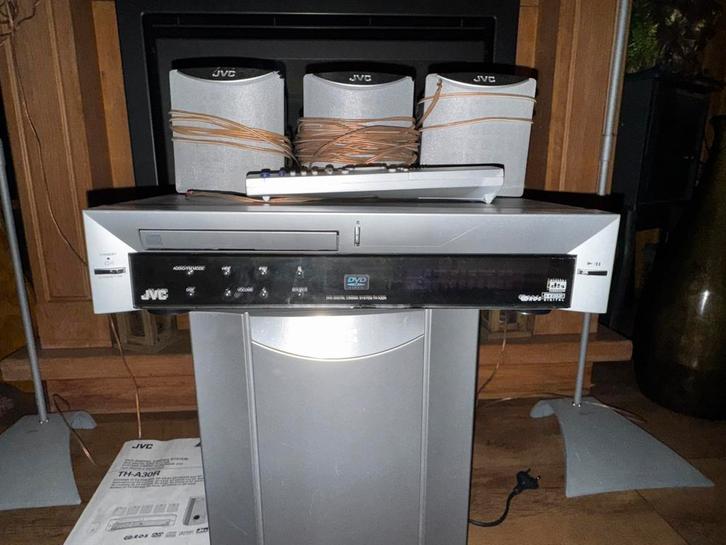 JVC TH-A30R Home Cinema Set - DVD, 5.1, Audio, Tv en Foto, Home Cinema-sets, Gebruikt, Dvd-speler, 5.1-systeem, 40 tot 70 watt