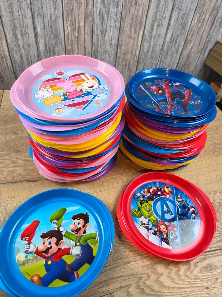 Grote Partij Kinder Borden (50+ stuks), Huis en Inrichting, Keuken | Servies, Gebruikt, Bord(en), Overige stijlen, Overige materialen