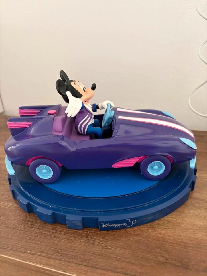 Disney retired mickey mouse autopia beeld, Verzamelen, Disney, Zo goed als nieuw, Beeldje of Figuurtje, Mickey Mouse, Ophalen of Verzenden