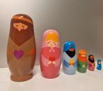 6 delige matroesjka set met felle kleuren kerst stal, Diversen, Kerst, Ophalen of Verzenden, Zo goed als nieuw