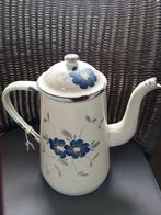 Koffie/Theekan, email, creme met blauwe bloem, Antiek en Kunst, Antiek | Emaille, Ophalen of Verzenden