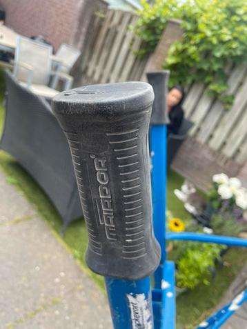 Steenkruiwagen beschikbaar voor biedingen