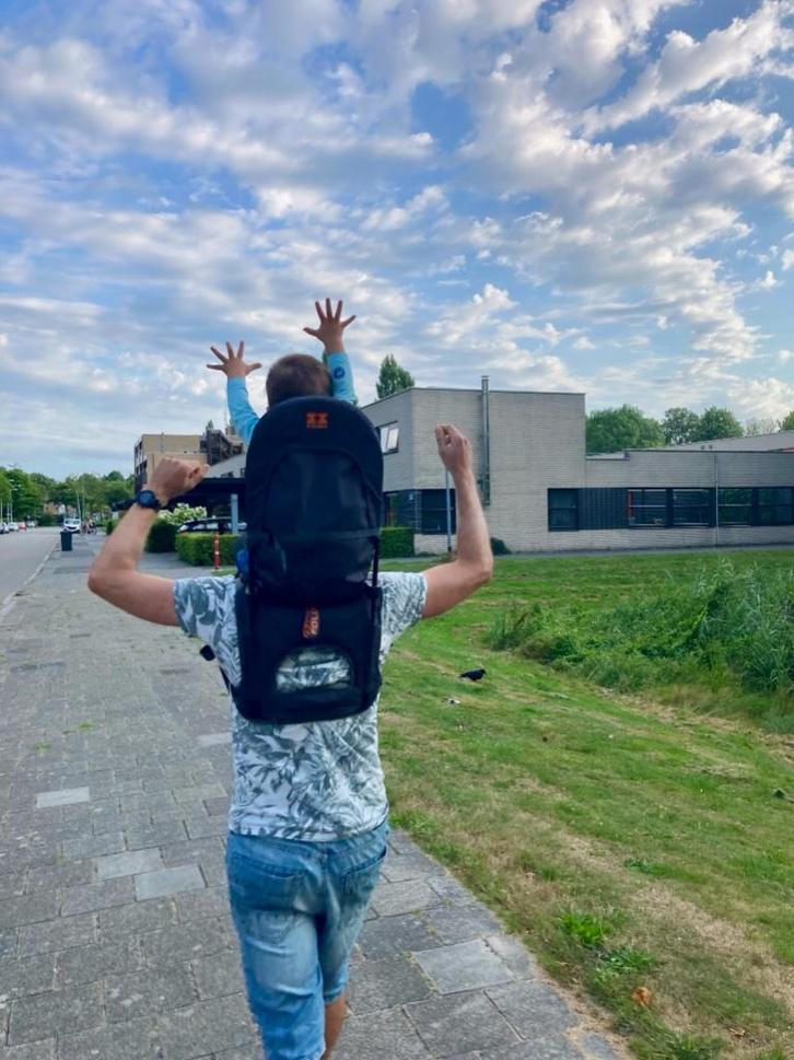 Minimeis schouderdrager [Te Huur], Kinderen en Baby's, Babydragers en Draagdoeken, Zo goed als nieuw, Harnas, Rug, Overige merken