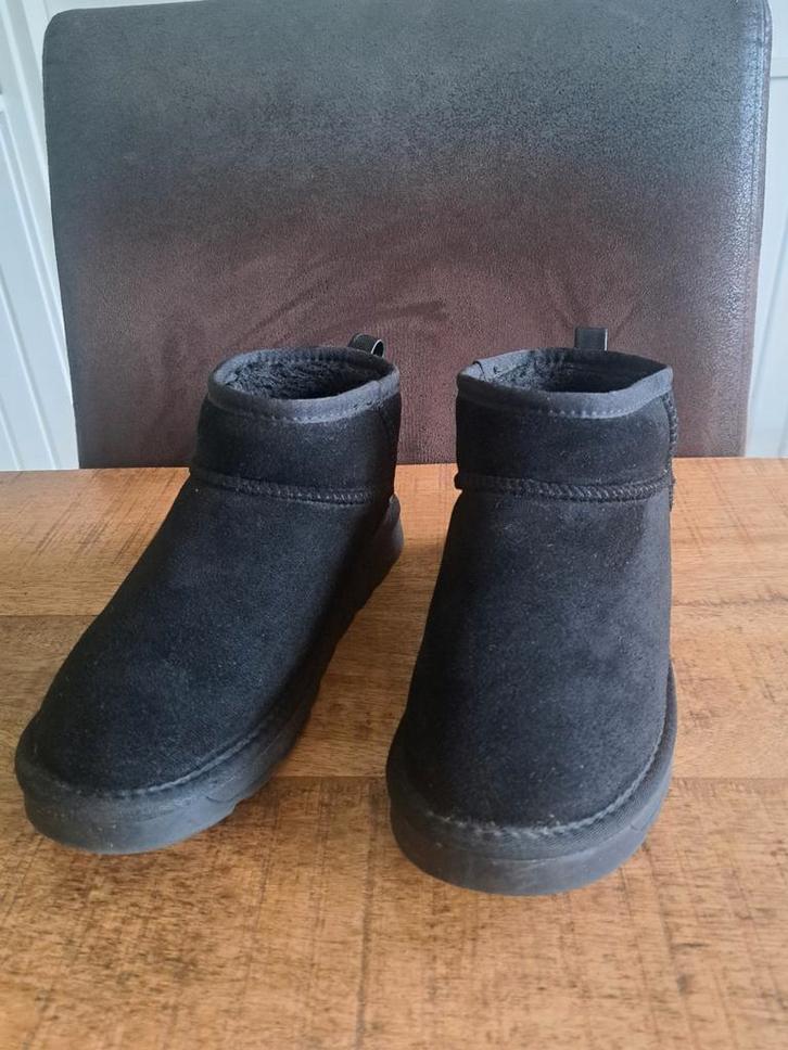 Zeer nette z.g.a.n. zwarte boots / schoenen maat 34., Kinderen en Baby's, Kinderkleding | Schoenen en Sokken, Zo goed als nieuw
