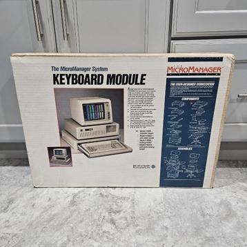 Gezocht: Keyboard drawer / toetsenbord lade beschikbaar voor biedingen