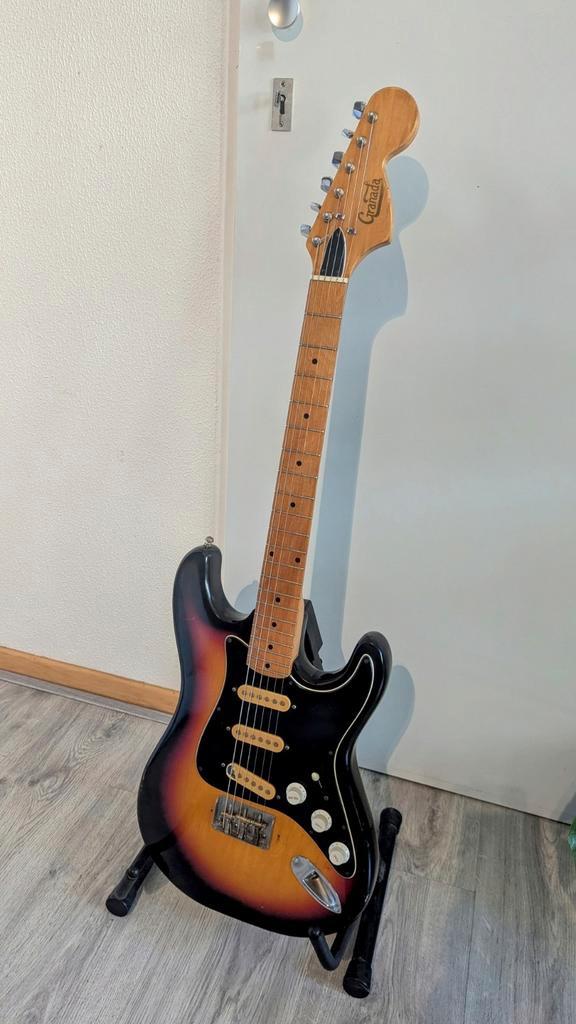 2 Stratocasters, Waaronder Vintage Jaren 70 Granada, Muziek en Instrumenten, Snaarinstrumenten | Gitaren | Elektrisch, Zo goed als nieuw
