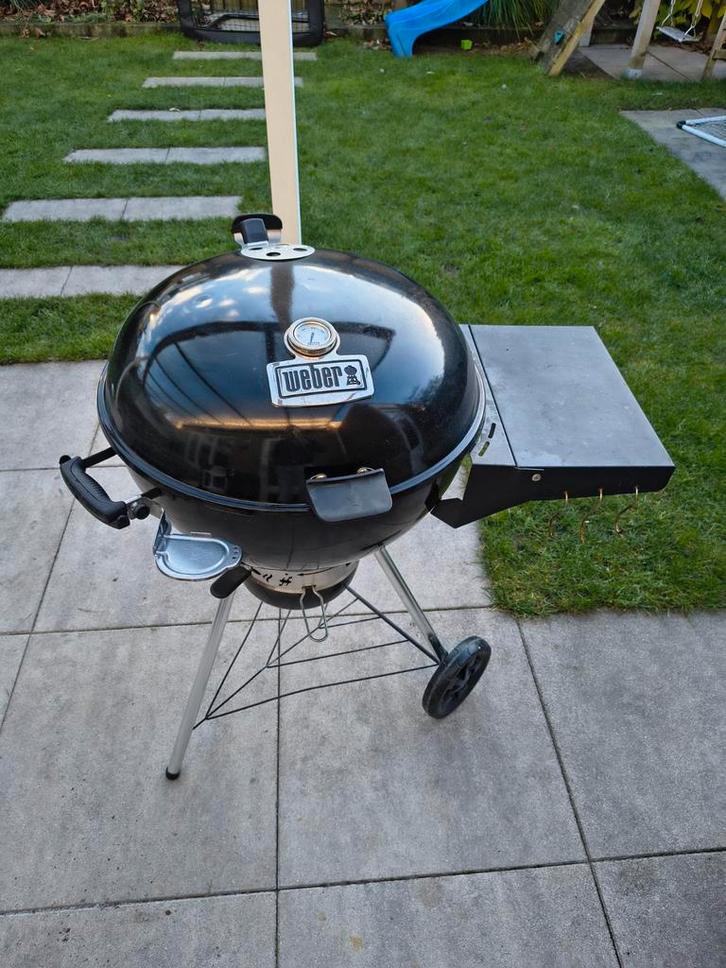 Weber Master-Touch GBS 5775 BBQ met Slow Cooker Element, Tuin en Terras, Houtskoolbarbecues, Gebruikt, Met accessoires, Ophalen