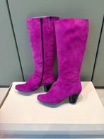 Mooie lange suède Fuschia laarzen, mt 37, Hoge laarzen, Ophalen of Verzenden, Zo goed als nieuw, Roze