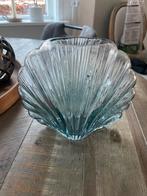 Mooie blauwe vaas in schelpvorm, Huis en Inrichting, Woonaccessoires | Vazen, Ophalen, Blauw, Minder dan 50 cm, Glas