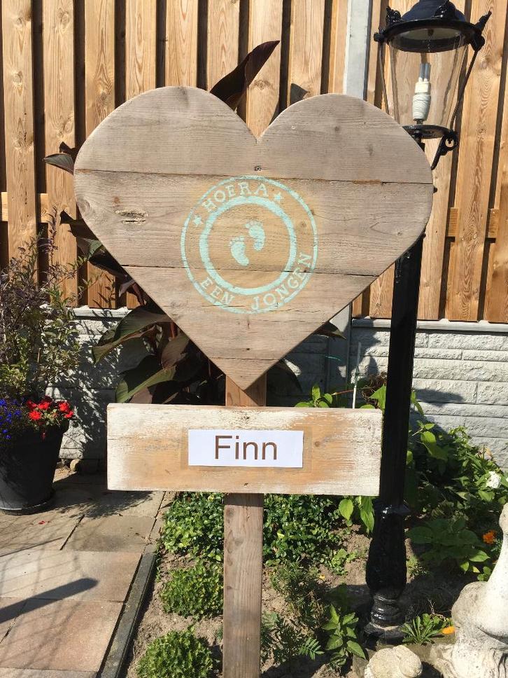 Geboortebord HART steigerhout huren huur babyspullen jongen, Kinderen en Baby's, Kraamcadeaus en Geboorteborden, Zo goed als nieuw