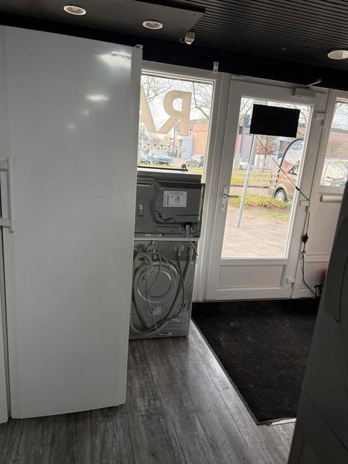 Liebherr KP 4220 koeler met 390 liter A++ zuinige en ruime, Witgoed en Apparatuur, Koelkasten en IJskasten, Gebruikt, Zonder vriesvak