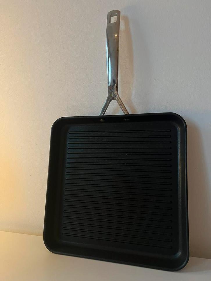 Le Creuset Les Forgées grillpan 28 cm, Huis en Inrichting, Keuken | Potten en Pannen, Zo goed als nieuw, Koekenpan of Braadpan