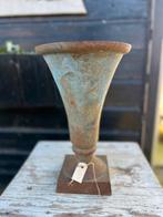 Brocante gietijzeren kelkvaas, Ophalen of Verzenden