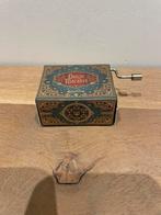 Efteling Danse Macabre Speeldoosje Muziekdoosje, Ophalen of Verzenden, Nieuw, Button of Speldje